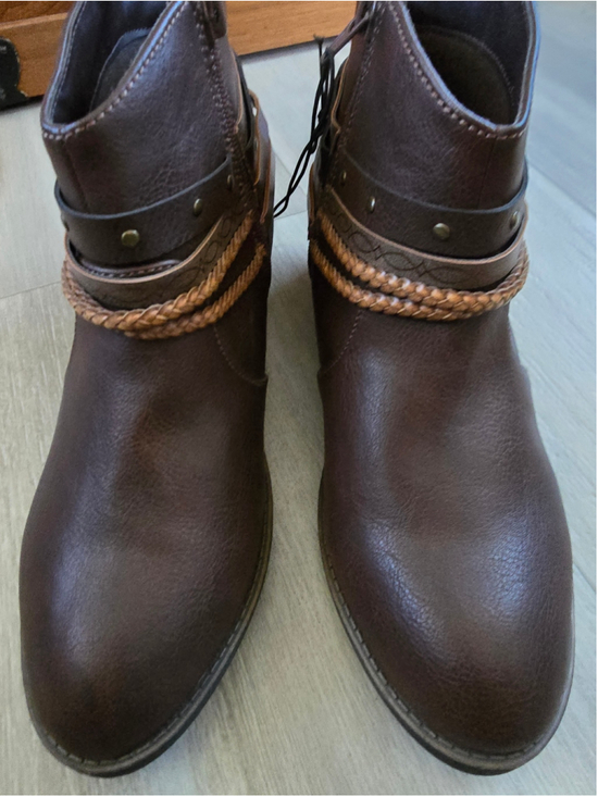 Unbranded Shoes - Women's Pops Brown Ankle Boots with Braided Detail Size 9